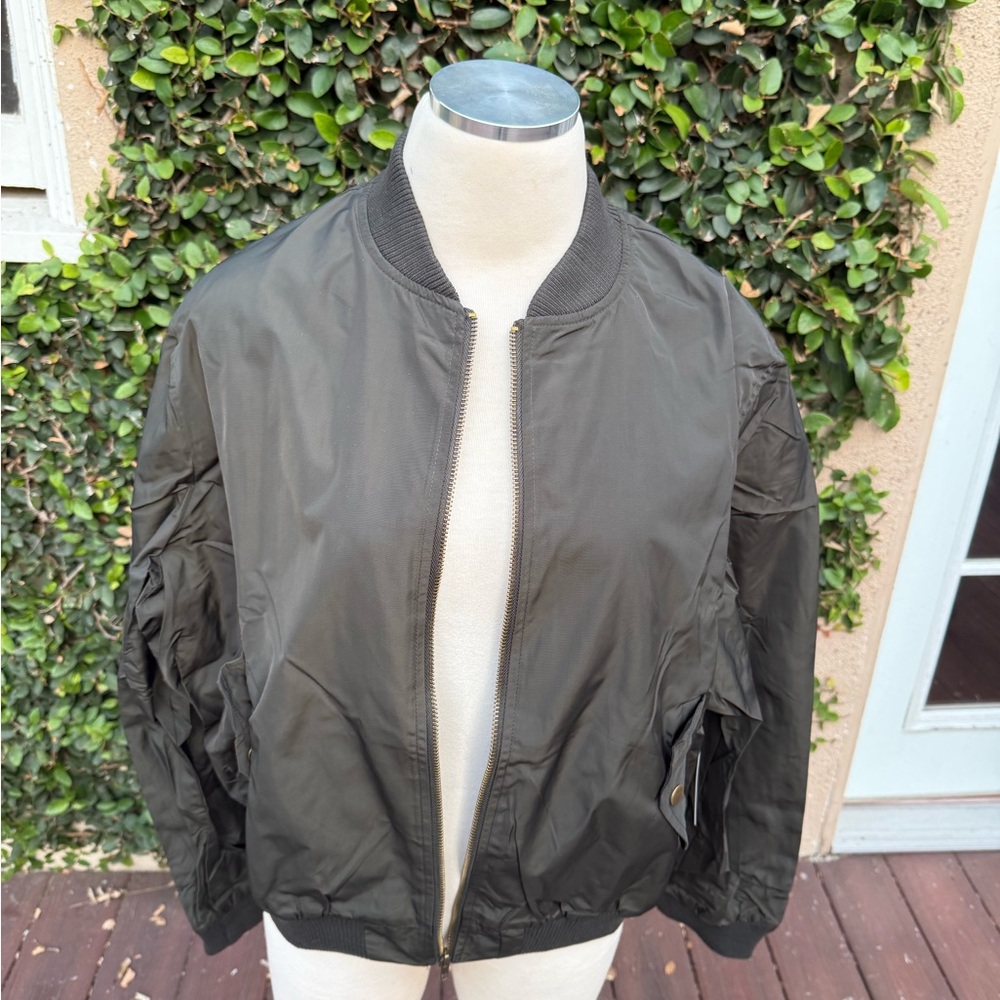 🔥$15 DEAL ALERT🔥Woman Olive Green Bomber Jacket Ribbed Collar & Cuffs size 1x